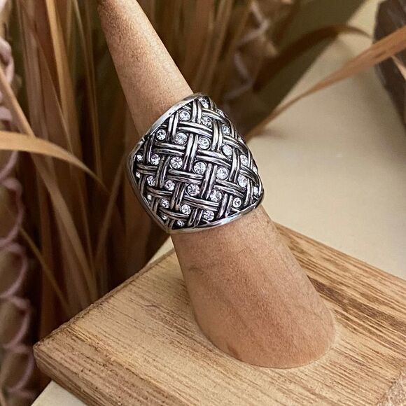 Stainless Steel Weave Ring With Top Grade Crystals Ring Size 6 - Picture 3 of 6